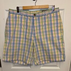 Men's vineyard vines shorts size 36